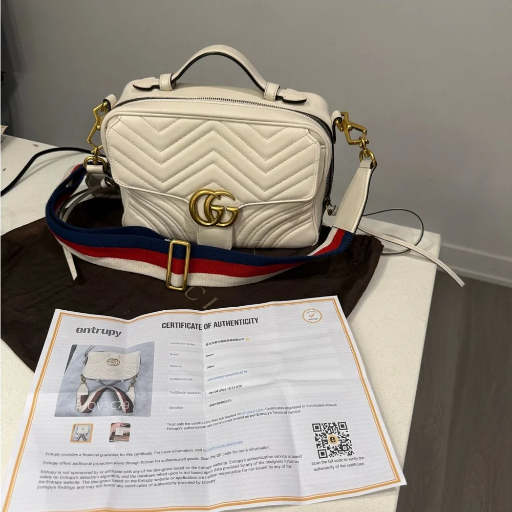 Gucci Cream Quilted Crossbody Bag with Gold Accents - Picture 3 of 13